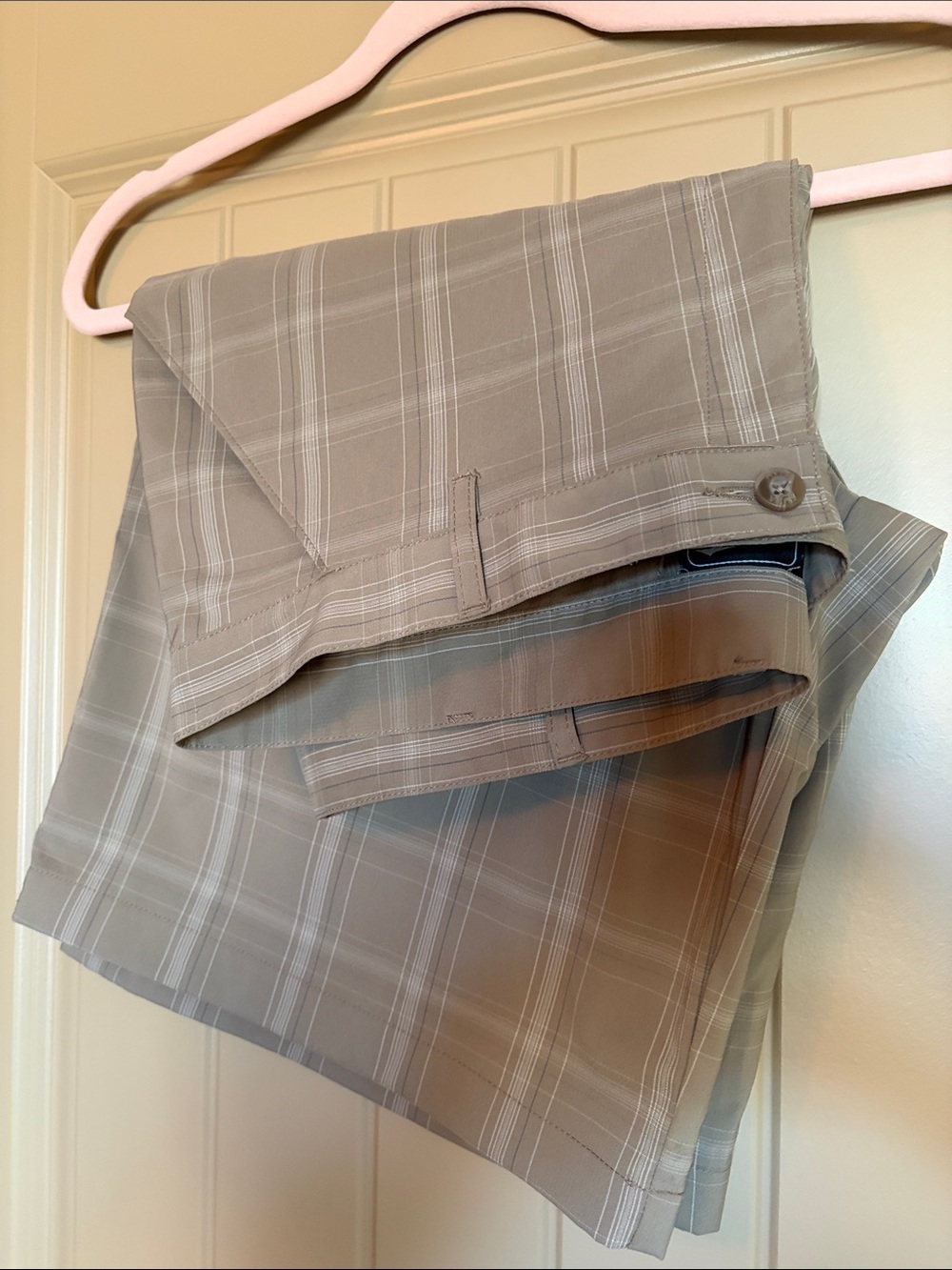 Avia Men's Plaid Athletic/Casual Shorts - Taupe Plaid. Size 38